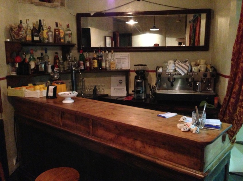 RINNOVARE UN LOCALE CON POCHI SOLDI CON LA TECNICA DEL MICROCEMENTO Aprire Un Bar